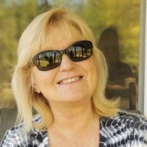 Meet your Posher, Delores